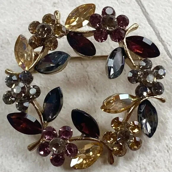 Flower and Leaf Rhinestone Brooch - Round Garland Autumn Colours - Picture 2 of 3